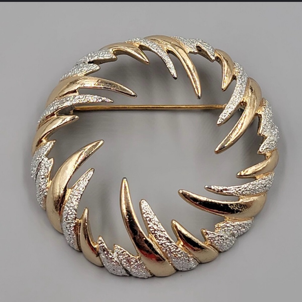 Vintage Sarah Coventry "Fire 'N Ice" Brooch Pin | Round | Gold and Silver Toned